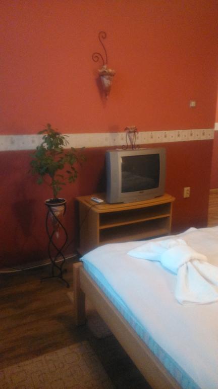 Hotel Dombóvár Ruang foto