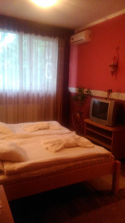 Hotel Dombóvár Ruang foto