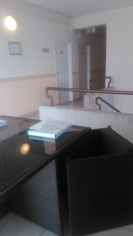 Hotel Dombóvár Bagian luar foto